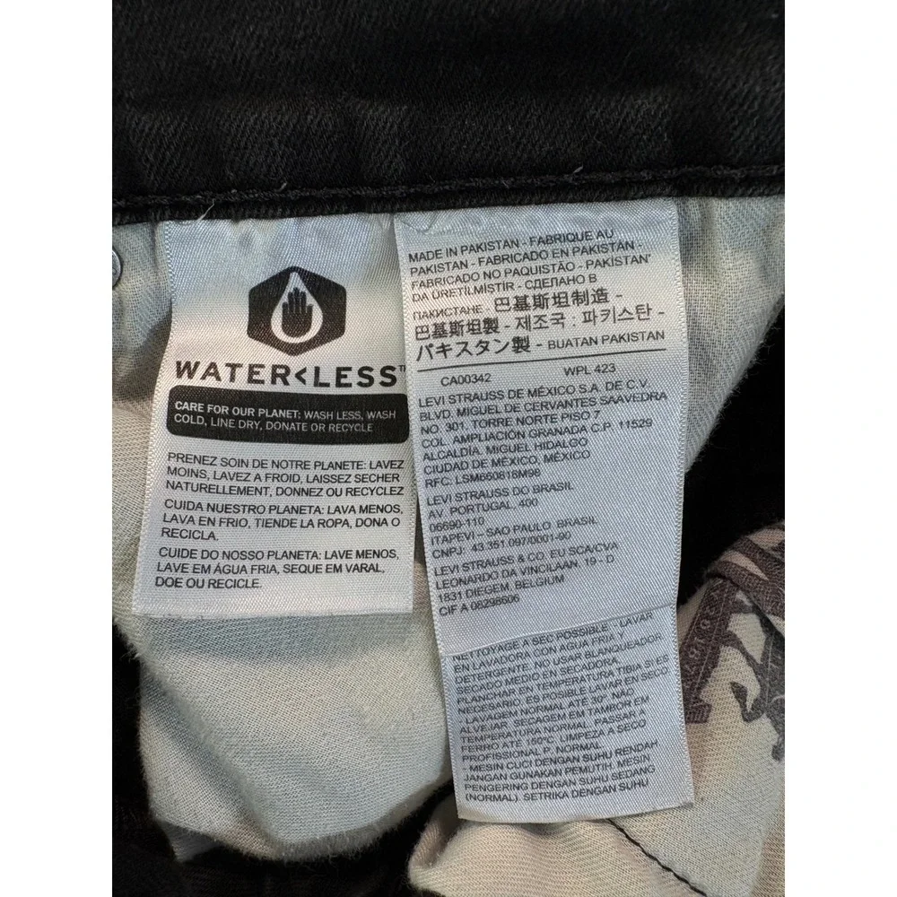 Levi's 502 Regular Taper Denim‎ Shorts Mens 32 Black Raw Hem Cut Off 36555-0295